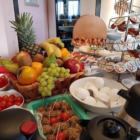 Garni Julia Hotel 3*